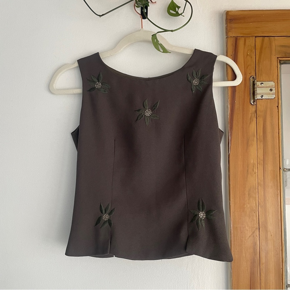 Embroidered Sleeveless Blouse